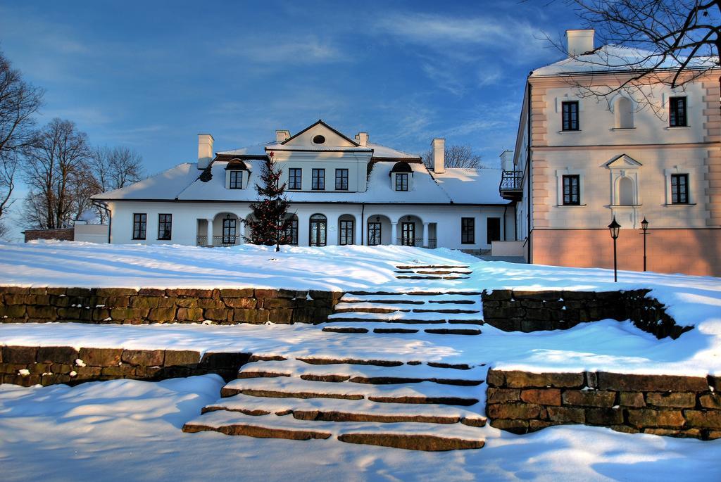 Dwor Kombornia Hotel&Spa Экстерьер фото