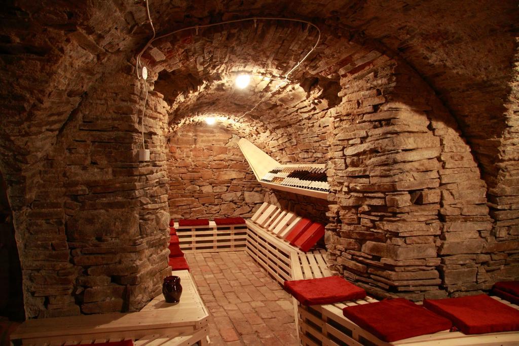 Dwor Kombornia Hotel&Spa Экстерьер фото
