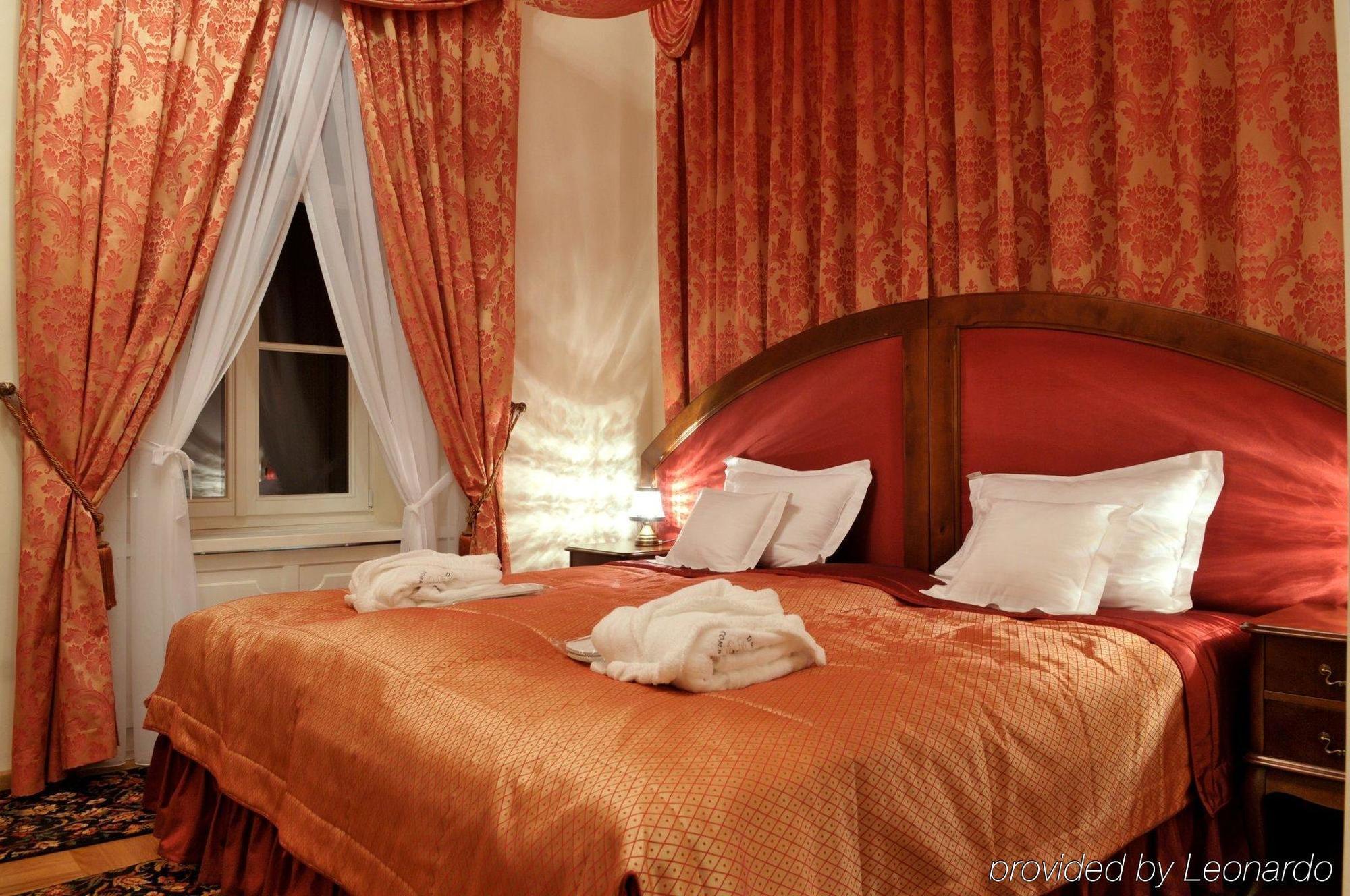 Dwor Kombornia Hotel&Spa Экстерьер фото