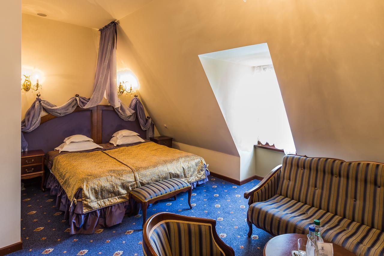 Dwor Kombornia Hotel&Spa Экстерьер фото