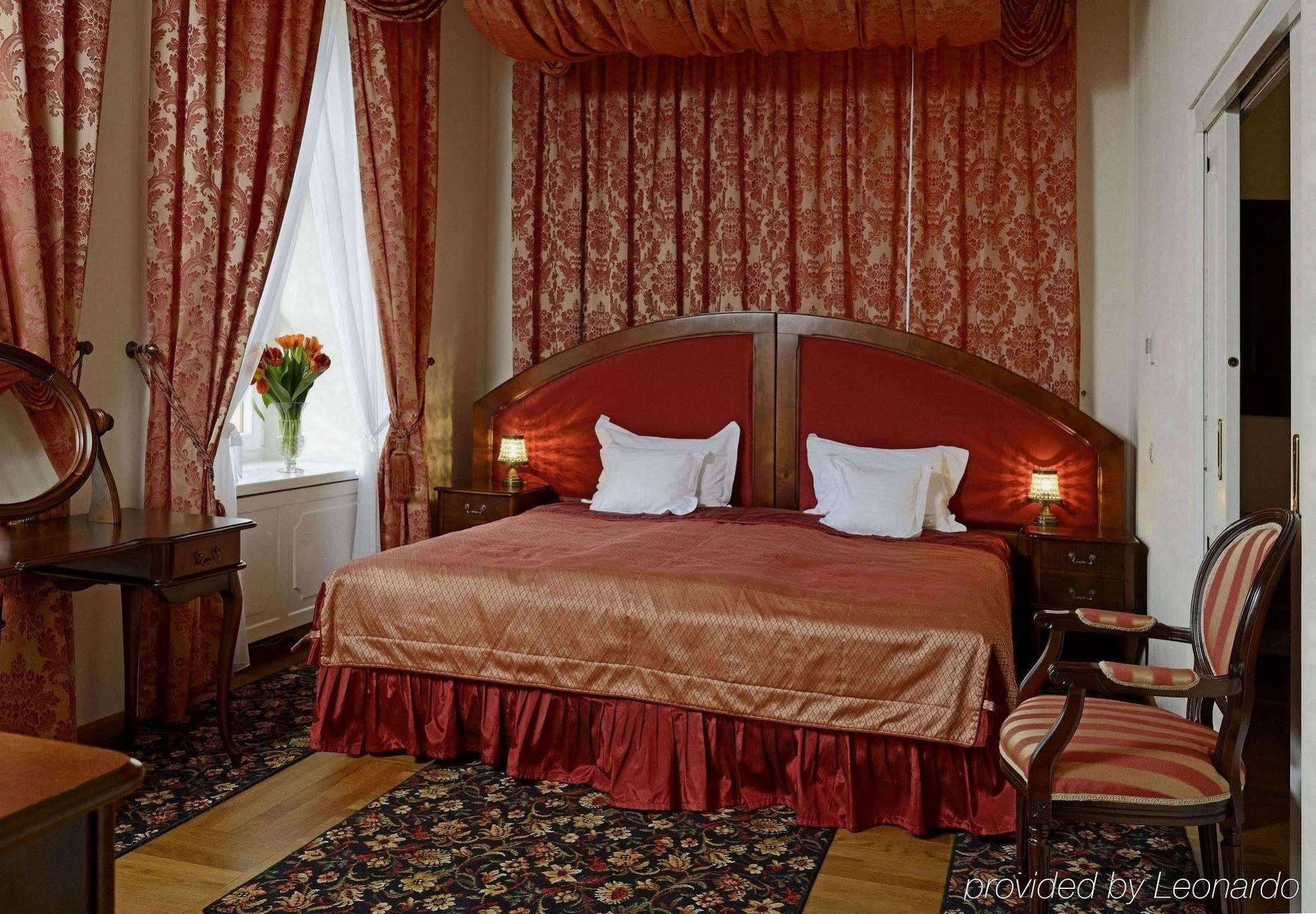 Dwor Kombornia Hotel&Spa Экстерьер фото