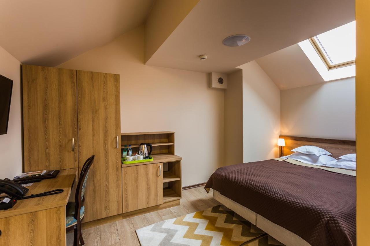 Dwor Kombornia Hotel&Spa Экстерьер фото