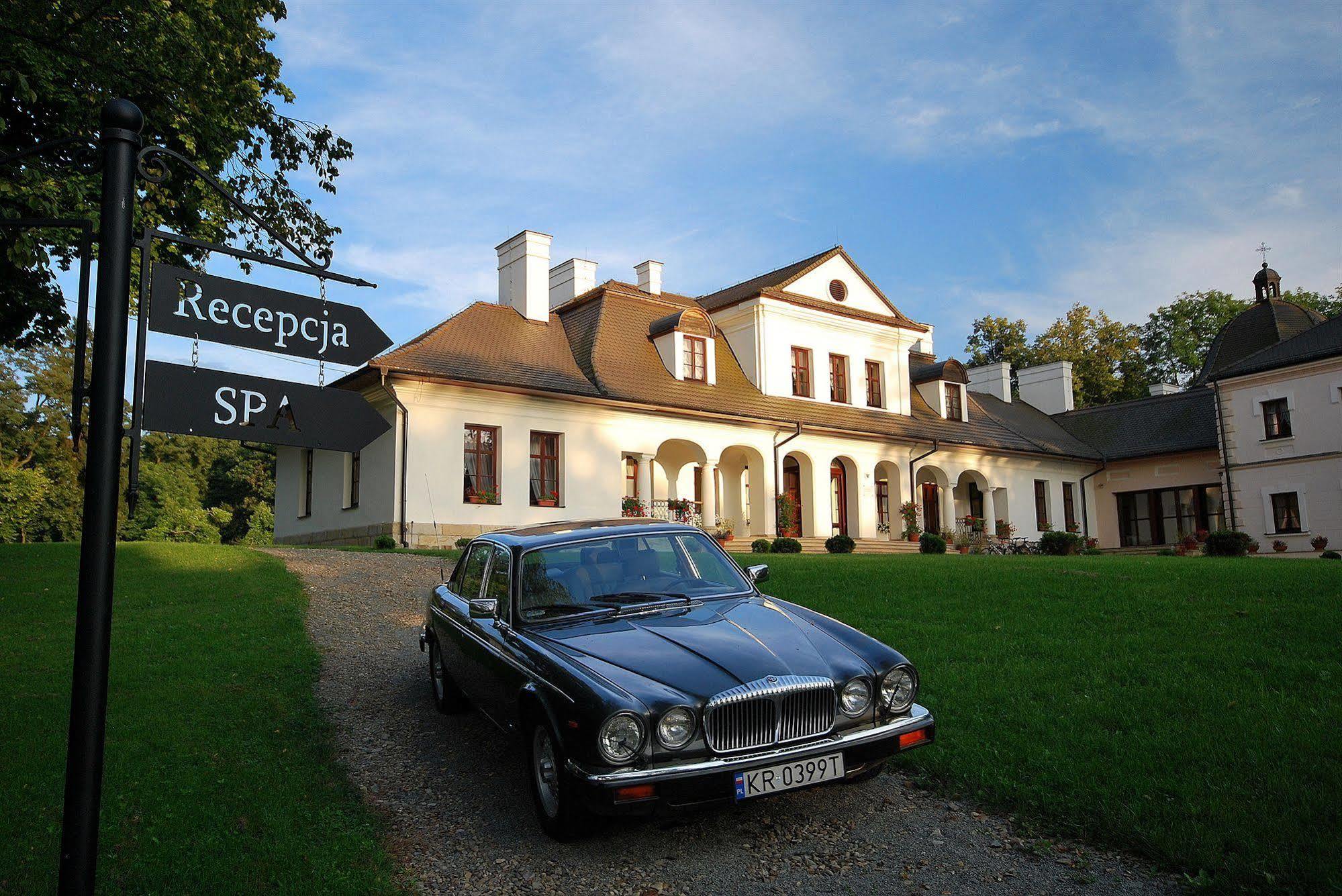 Dwor Kombornia Hotel&Spa Экстерьер фото